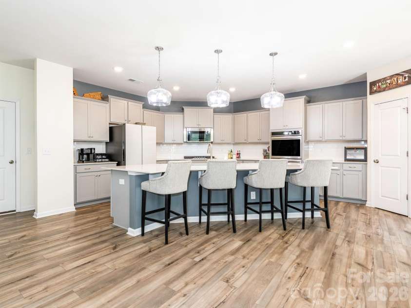 388 Kennerly Center Drive, Mooresville, NC 28115.  MLS# CAR4392163, YatesRealty ID 33827. KITCHEN/BREAKFAST