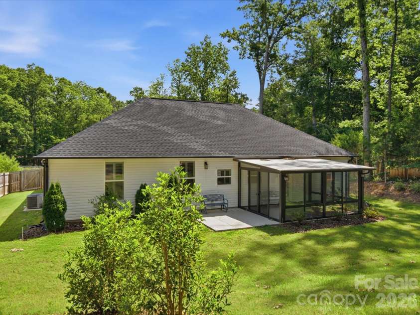 1863 Sardis Drive, Lancaster, SC 29720.  MLS# CAR4398191, YatesRealty ID 33829. 