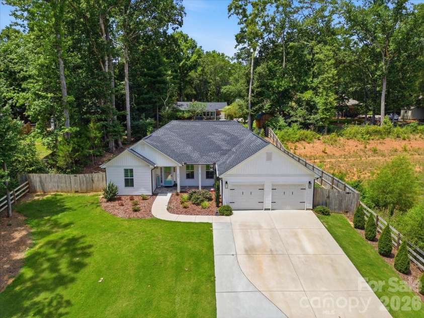 1863 Sardis Drive, Lancaster, SC 29720.  MLS# CAR4398191, YatesRealty ID 33829. 