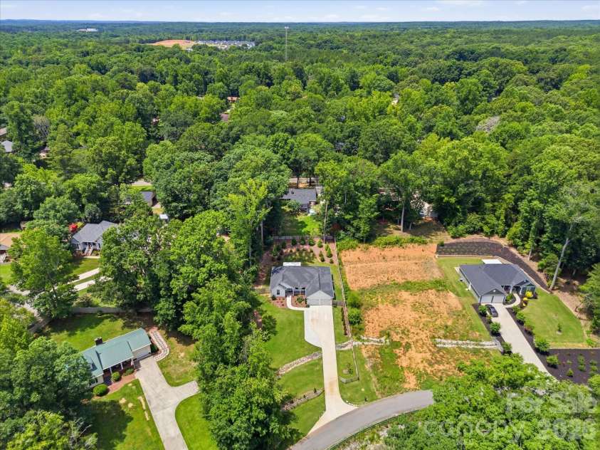 1863 Sardis Drive, Lancaster, SC 29720.  MLS# CAR4398191, YatesRealty ID 33829. 