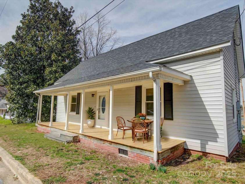 704 Mill Street, Albemarle, NC 28001.  MLS# CAR4225349, YatesRealty ID 3383. 