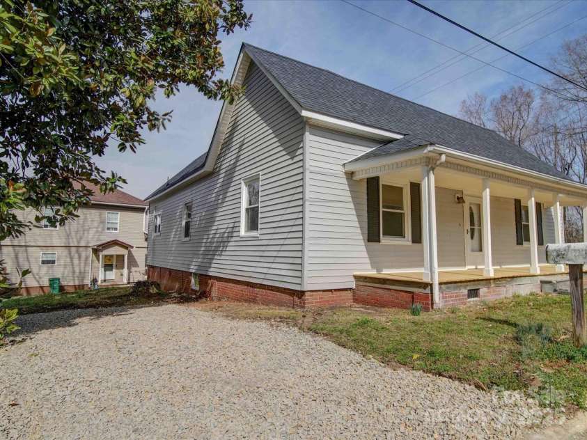 704 Mill Street, Albemarle, NC 28001.  MLS# CAR4225349, YatesRealty ID 3383. 
