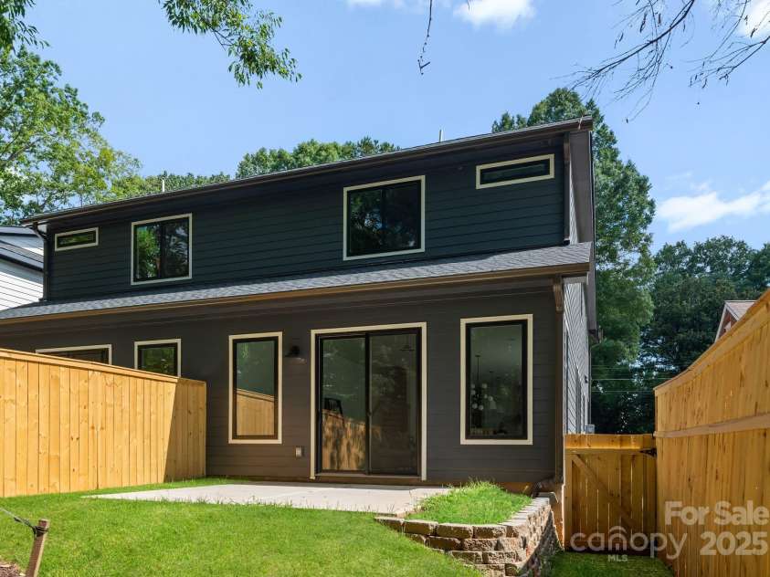 2006 St John Street, Charlotte, NC 28216.  MLS# CAR4255545, YatesRealty ID 33830. 