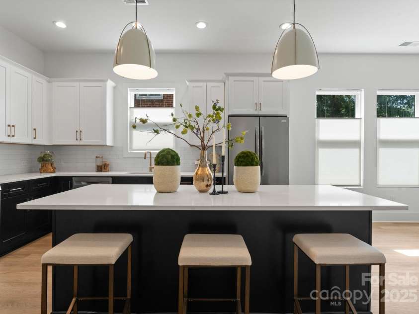 2006 St John Street, Charlotte, NC 28216.  MLS# CAR4255545, YatesRealty ID 33830. 