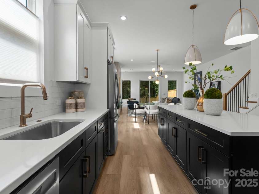 2006 St John Street, Charlotte, NC 28216.  MLS# CAR4255545, YatesRealty ID 33830. 