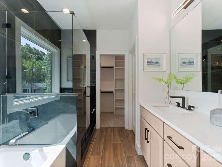 2006 St John Street, Charlotte, NC 28216.  MLS# CAR4255545, YatesRealty ID 33830. 