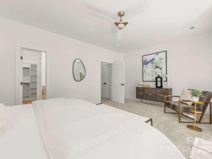 2006 St John Street, Charlotte, NC 28216.  MLS# CAR4255545, YatesRealty ID 33830. Large Primary Bedroom 