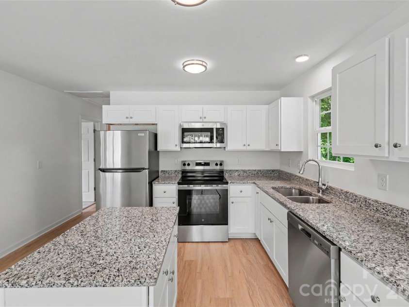 420 Fewell Street, Rock Hill, SC 29730.  MLS# CAR4380399, YatesRealty ID 33830. 