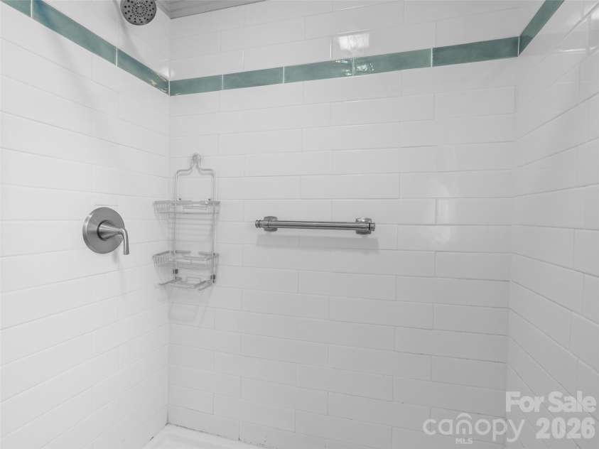 2 Pelzer Street, Asheville, NC 28804.  MLS# CAR4397260, YatesRealty ID 33831. 