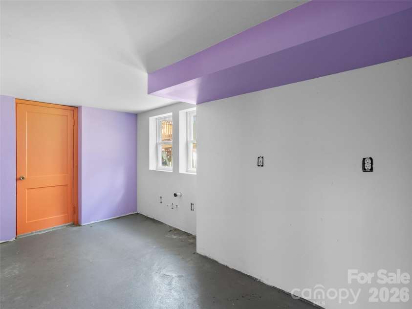 2 Pelzer Street, Asheville, NC 28804.  MLS# CAR4397260, YatesRealty ID 33831. 