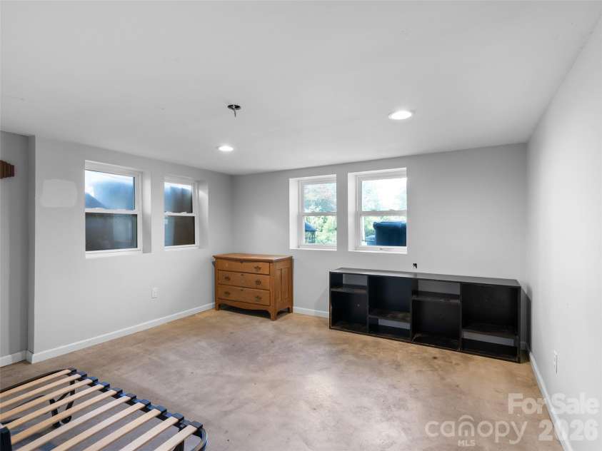2 Pelzer Street, Asheville, NC 28804.  MLS# CAR4397260, YatesRealty ID 33831. 