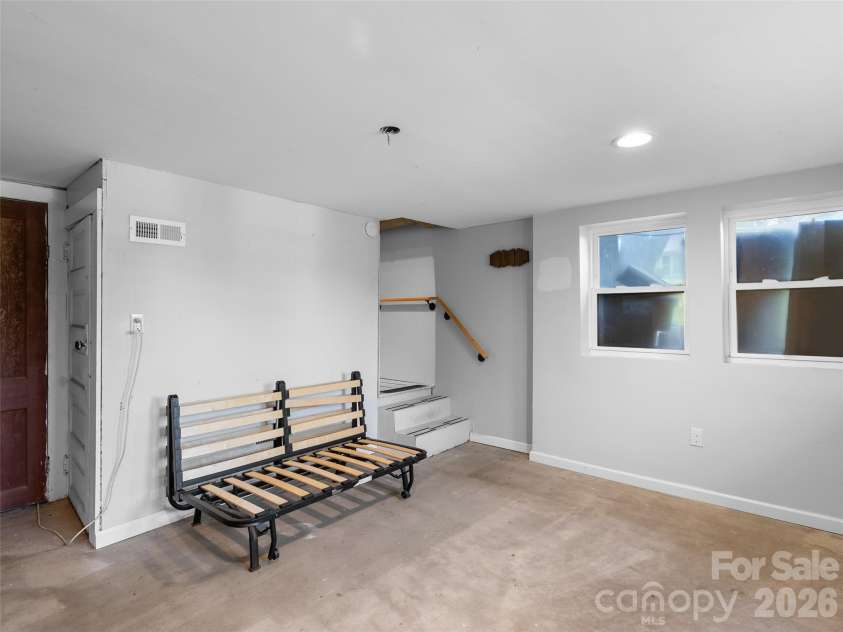 2 Pelzer Street, Asheville, NC 28804.  MLS# CAR4397260, YatesRealty ID 33831. 