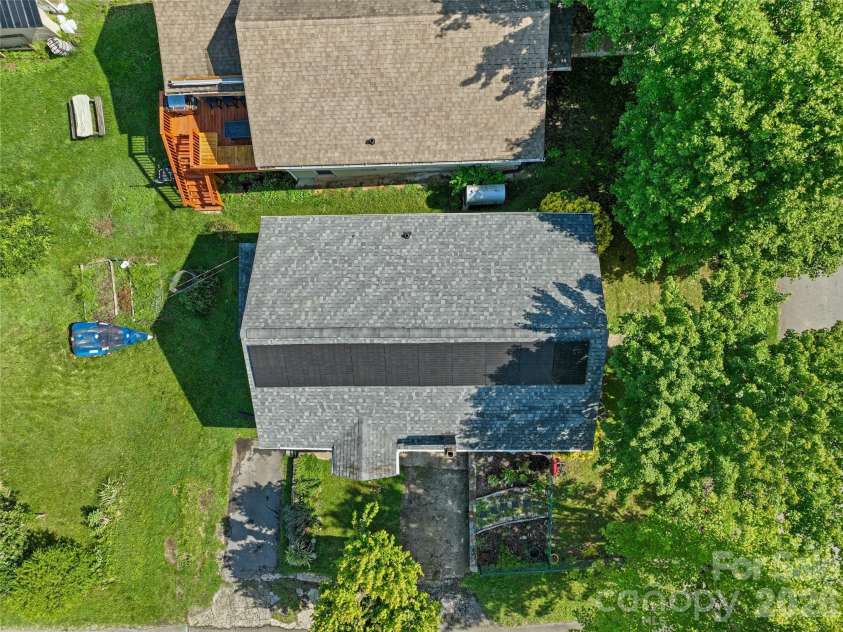 2 Pelzer Street, Asheville, NC 28804.  MLS# CAR4397260, YatesRealty ID 33831. 