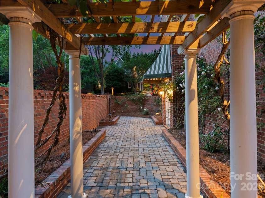 3314 Leamington Lane, Charlotte, NC 28226.  MLS# CAR4252556, YatesRealty ID 33832. Arbor