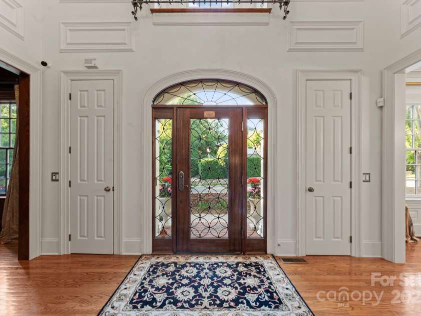 3314 Leamington Lane, Charlotte, NC 28226.  MLS# CAR4252556, YatesRealty ID 33832. Foyer