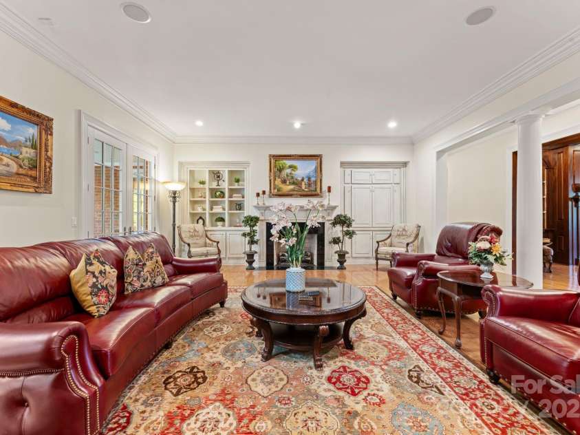 3314 Leamington Lane, Charlotte, NC 28226.  MLS# CAR4252556, YatesRealty ID 33832. Living Room (main-level)