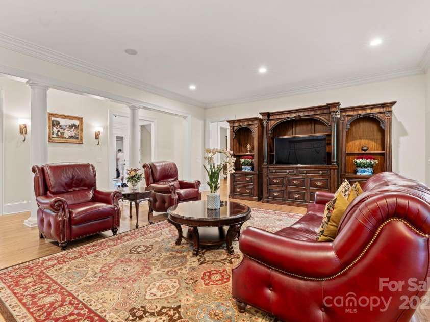 3314 Leamington Lane, Charlotte, NC 28226.  MLS# CAR4252556, YatesRealty ID 33832. Living Room (main-level)