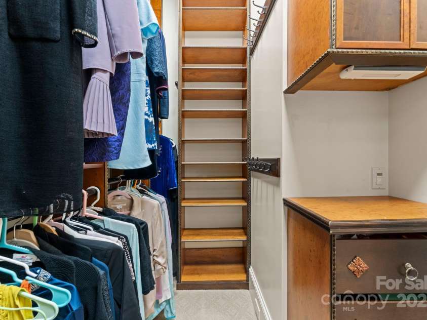 3314 Leamington Lane, Charlotte, NC 28226.  MLS# CAR4252556, YatesRealty ID 33832. Primary Closet (main-level)