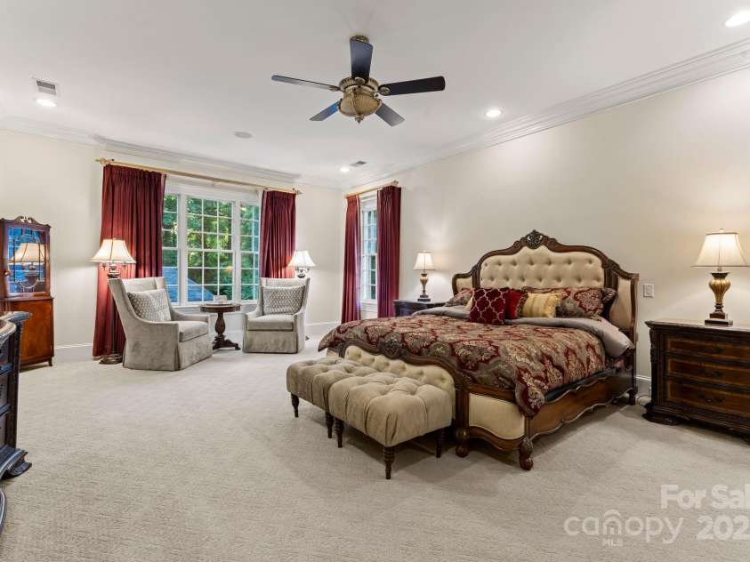 3314 Leamington Lane, Charlotte, NC 28226.  MLS# CAR4252556, YatesRealty ID 33832. Primary Suite (main-level)