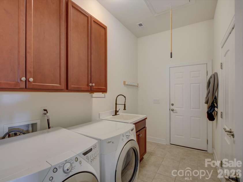 6005 Hyde Park Drive, Indian Trail, NC 28079.  MLS# CAR4395554, YatesRealty ID 33832. 