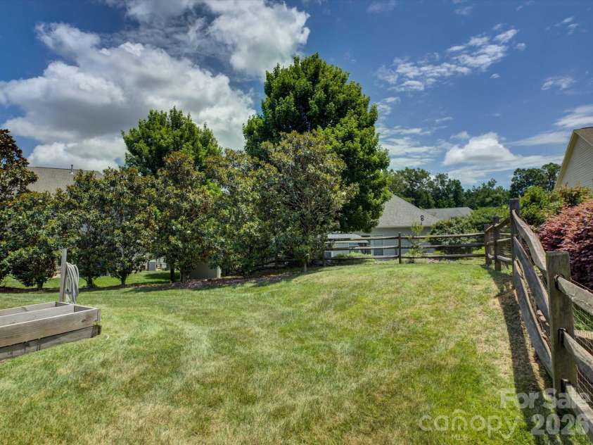 6005 Hyde Park Drive, Indian Trail, NC 28079.  MLS# CAR4395554, YatesRealty ID 33832. 