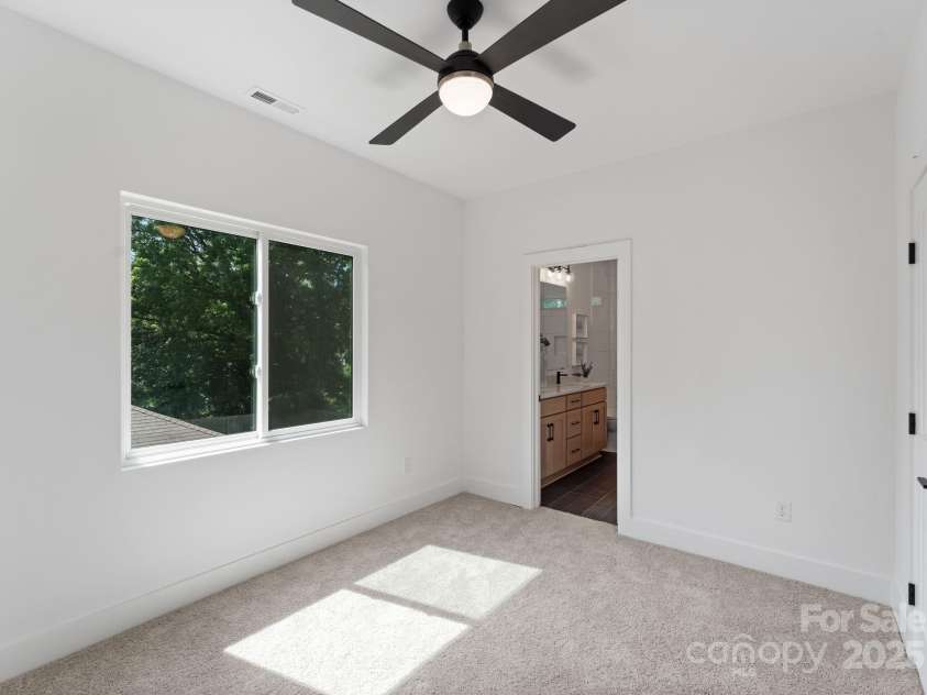 2004 St John Street, Charlotte, NC 28216.  MLS# CAR4261308, YatesRealty ID 33833. 