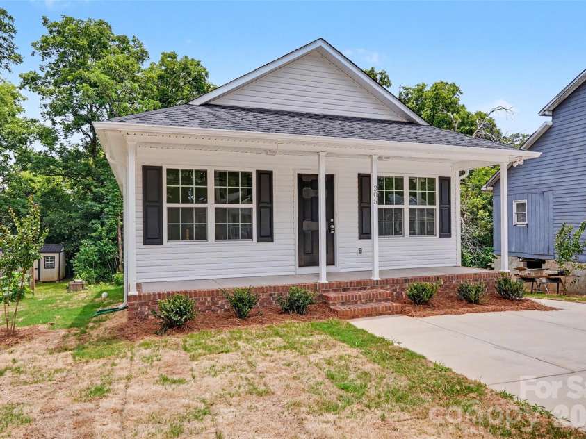 305 Hagins Street, Rock Hill, SC 29730.  MLS# CAR4380387, YatesRealty ID 33833. 