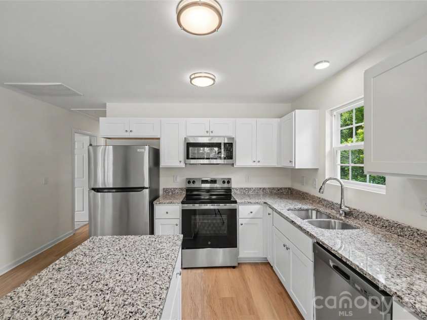 305 Hagins Street, Rock Hill, SC 29730.  MLS# CAR4380387, YatesRealty ID 33833. 
