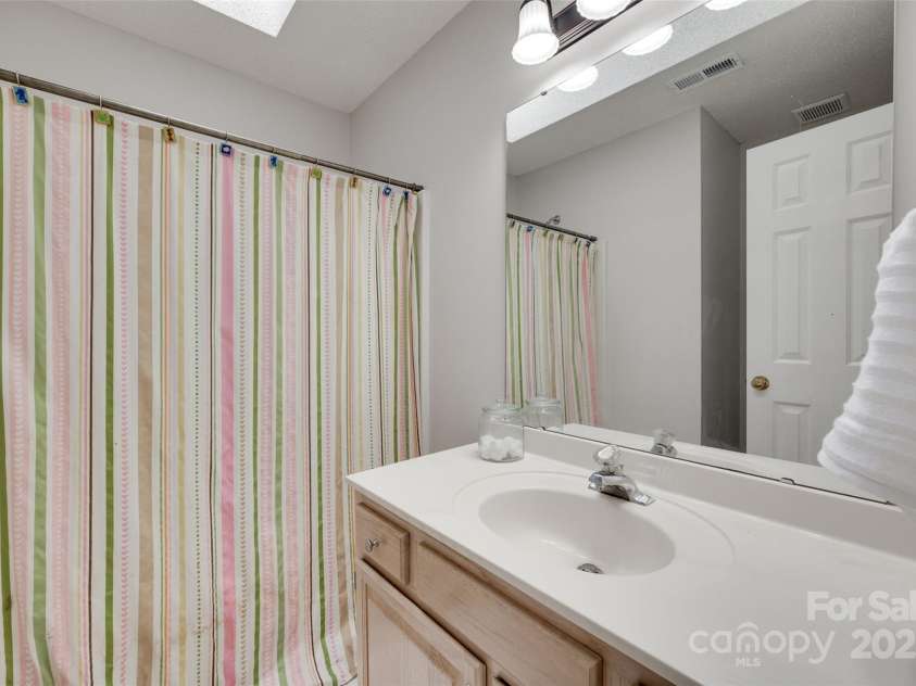 12004 Woodholm Court, Tega Cay, SC 29708.  MLS# CAR4272763, YatesRealty ID 33834. Secondary batth