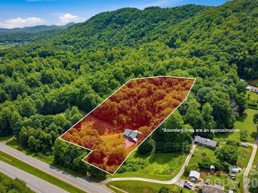 2570 Blowing Rock Boulevard, Lenoir, NC 28645.  MLS# CAR4371828, YatesRealty ID 33836. 