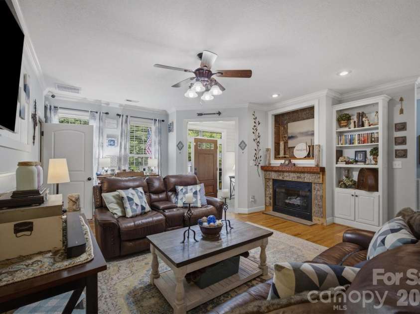 2570 Blowing Rock Boulevard, Lenoir, NC 28645.  MLS# CAR4371828, YatesRealty ID 33836. 