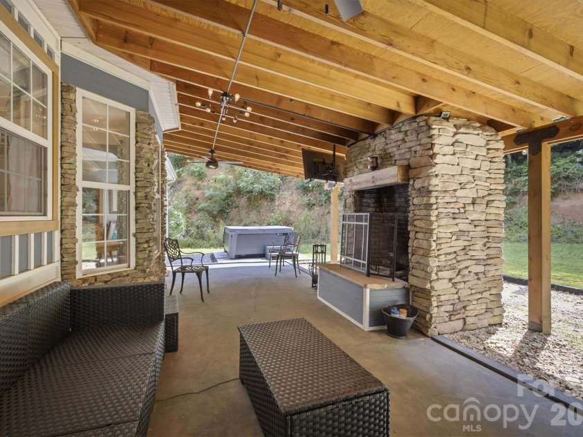 2570 Blowing Rock Boulevard, Lenoir, NC 28645.  MLS# CAR4371828, YatesRealty ID 33836. 