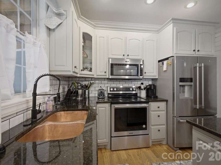 2570 Blowing Rock Boulevard, Lenoir, NC 28645.  MLS# CAR4371828, YatesRealty ID 33836. 