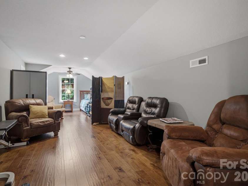 2570 Blowing Rock Boulevard, Lenoir, NC 28645.  MLS# CAR4371828, YatesRealty ID 33836. 