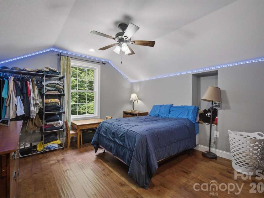 2570 Blowing Rock Boulevard, Lenoir, NC 28645.  MLS# CAR4371828, YatesRealty ID 33836. 