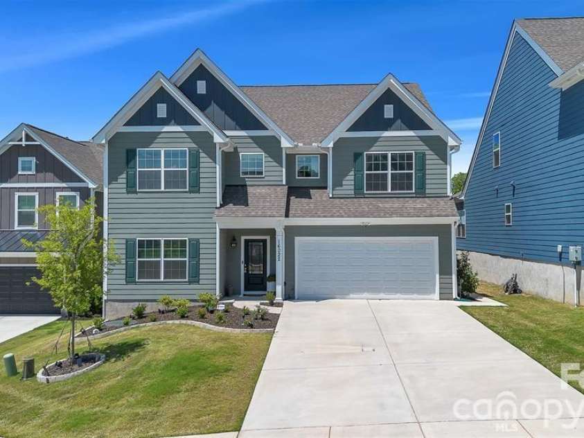 16022 Moxie Glen Court, Charlotte, NC 28278.  MLS# CAR4413232, YatesRealty ID 33837. 