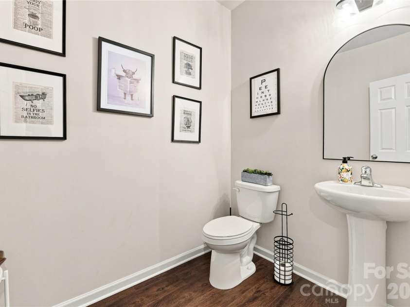 16022 Moxie Glen Court, Charlotte, NC 28278.  MLS# CAR4413232, YatesRealty ID 33837. Half Bathroom