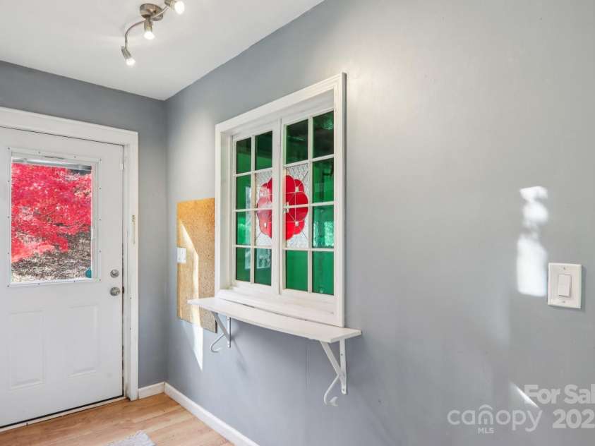224 Beverly Road, Asheville, NC 28805.  MLS# CAR4278011, YatesRealty ID 33837. Lower entryway