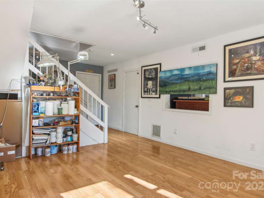 224 Beverly Road, Asheville, NC 28805.  MLS# CAR4278011, YatesRealty ID 33837. Media/Den/Gamer Room