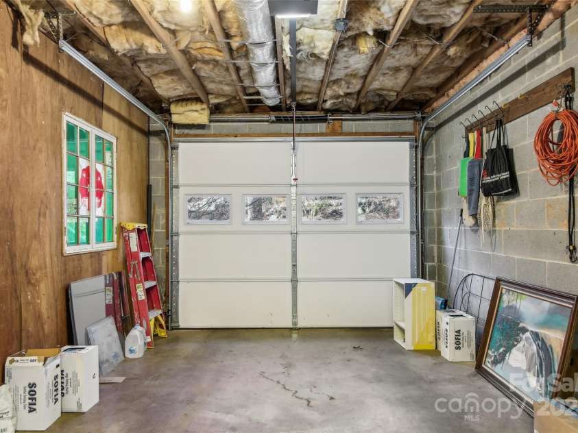224 Beverly Road, Asheville, NC 28805.  MLS# CAR4278011, YatesRealty ID 33837. Single Garage opposite Workshop Area