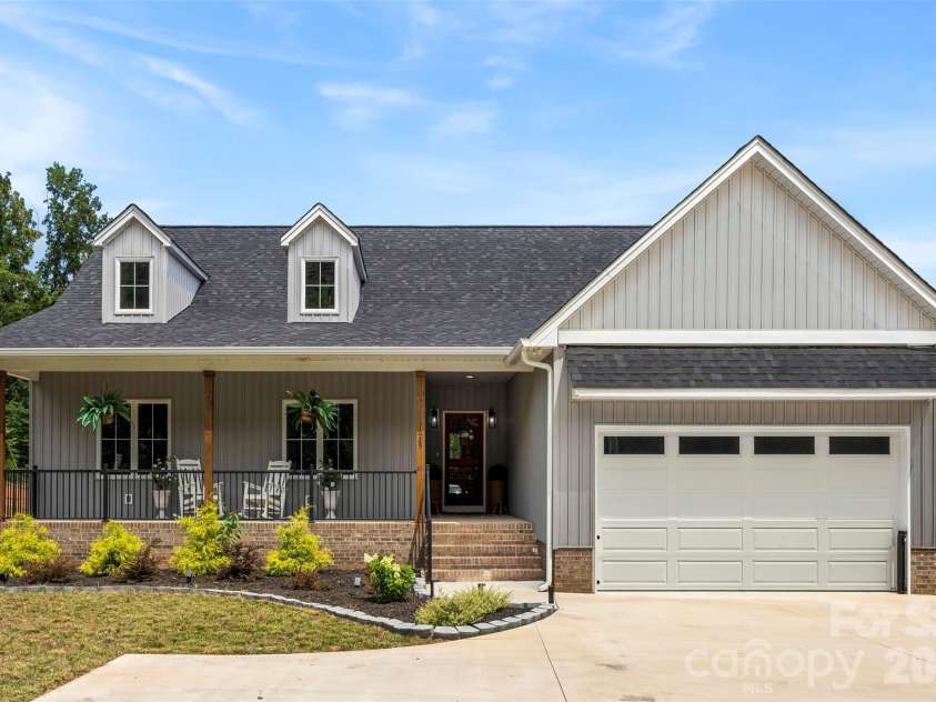 1025 York Road, Kings Mountain, NC 28086.  MLS# CAR4397578, YatesRealty ID 33838. 