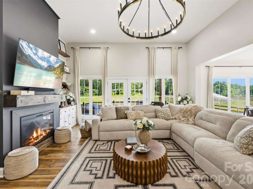 1025 York Road, Kings Mountain, NC 28086.  MLS# CAR4397578, YatesRealty ID 33838. 