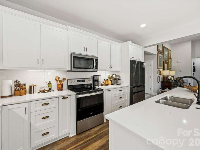 1025 York Road, Kings Mountain, NC 28086.  MLS# CAR4397578, YatesRealty ID 33838. 