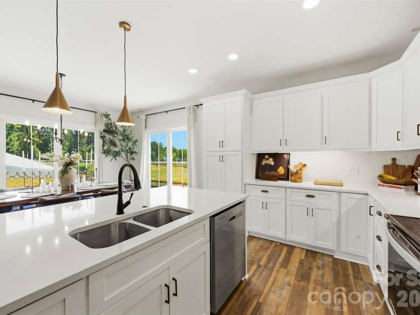 1025 York Road, Kings Mountain, NC 28086.  MLS# CAR4397578, YatesRealty ID 33838. 