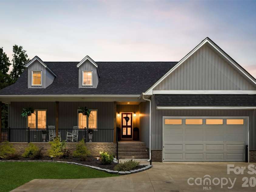 1025 York Road, Kings Mountain, NC 28086.  MLS# CAR4397578, YatesRealty ID 33838. 