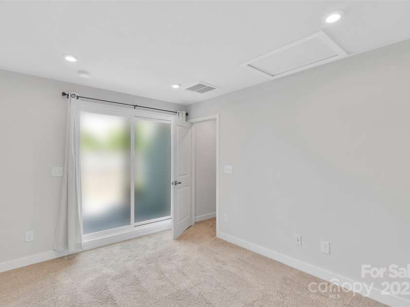 3725 Tryon Street, Charlotte, NC 28217.  MLS# CAR4277719, YatesRealty ID 33838. 4th floor bedroom