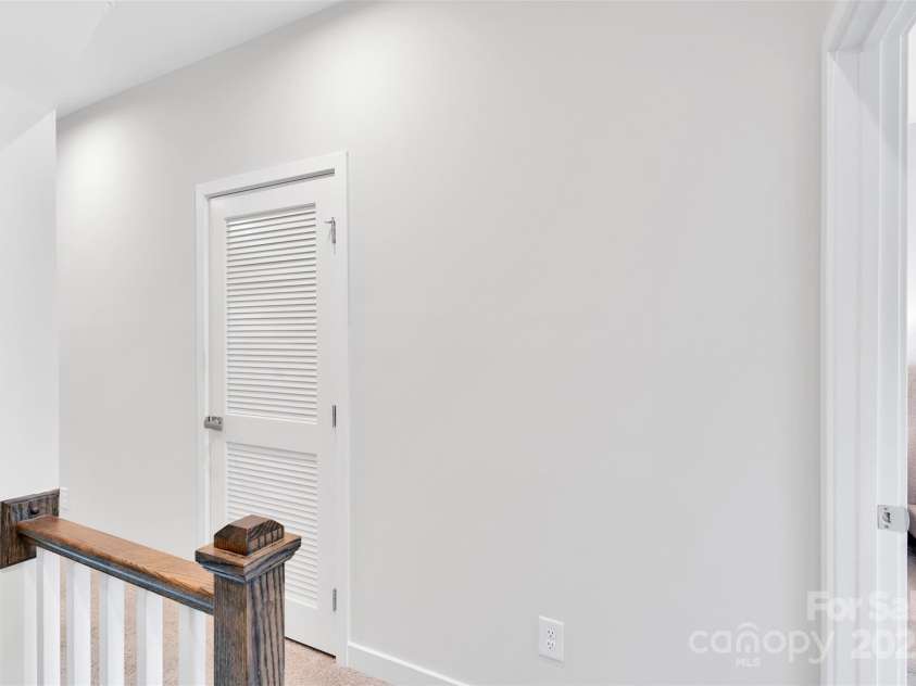 3725 Tryon Street, Charlotte, NC 28217.  MLS# CAR4277719, YatesRealty ID 33838. 