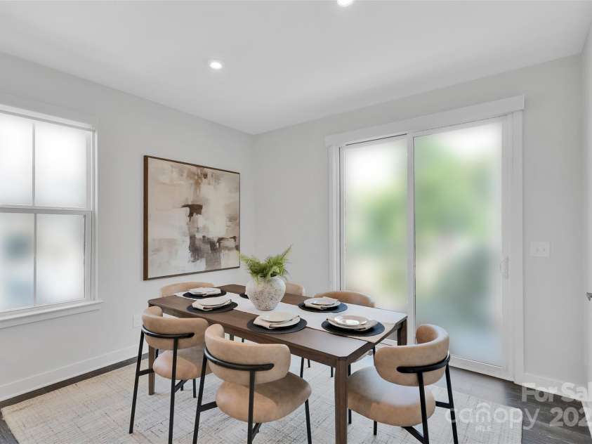 3725 Tryon Street, Charlotte, NC 28217.  MLS# CAR4277719, YatesRealty ID 33838. Dining area