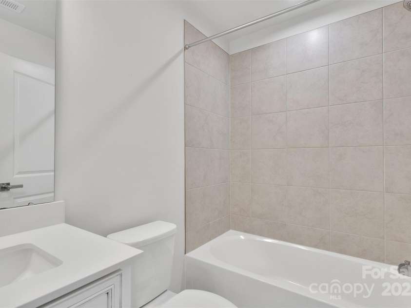 3725 Tryon Street, Charlotte, NC 28217.  MLS# CAR4277719, YatesRealty ID 33838. Full Bath