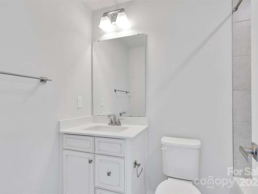 3725 Tryon Street, Charlotte, NC 28217.  MLS# CAR4277719, YatesRealty ID 33838. Full Bath